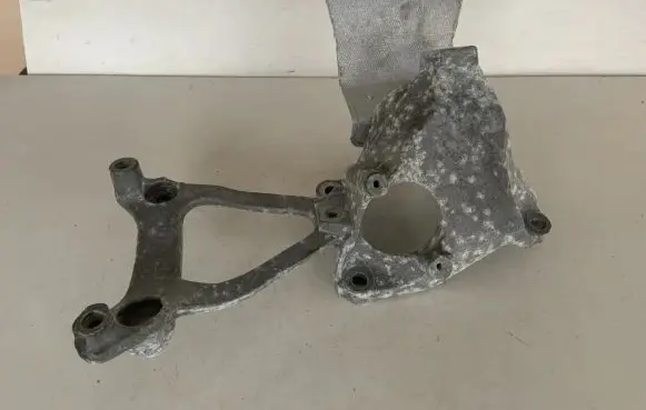 Audi Q7 4M Engine mounting bracket 4M0199307AE 4M0199307