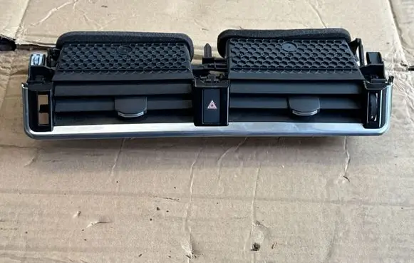 Land Rover Range Rover Velar Dash center air vent grill 10176005