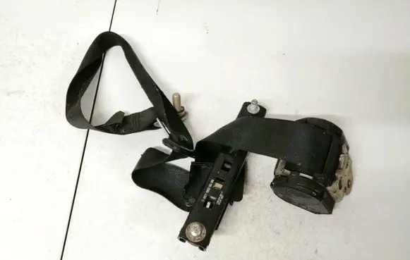 Volkswagen II LT Rear seatbelt 9018600088