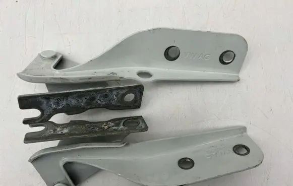 Volkswagen Up Engine bonnet/hood hinges 1S0823301