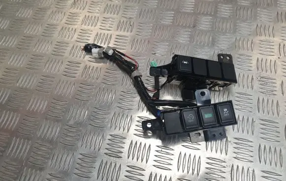 Nissan Qashqai ESP (stability program) switch 