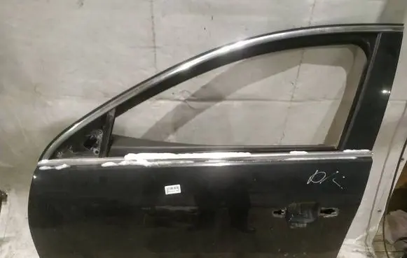 Opel Insignia A Front door JUODOS