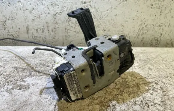 Dodge Caliber Rear door lock 04589419AC