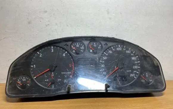 Audi A6 S6 C5 4B Speedometer (instrument cluster) 4B0919860 C3954