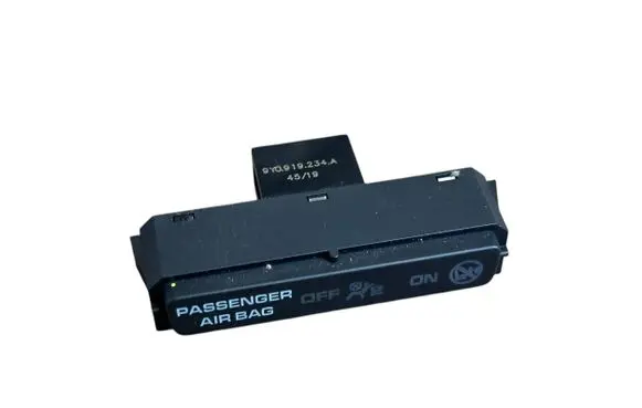 Passenger airbag on/off switch