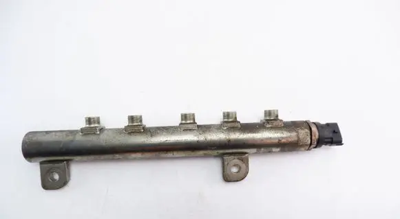 Opel Astra F Fuel injector supply line/pipe 