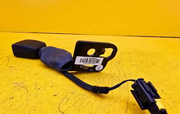 Peugeot 3008 III Rear seatbelt buckle 9840425380