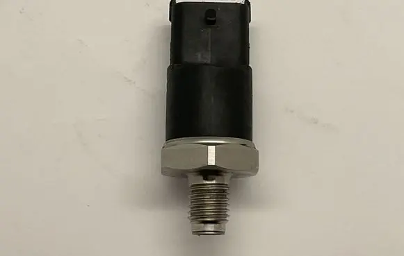 Opel Astra H Fuel pressure sensor 0281002398 39203004846
