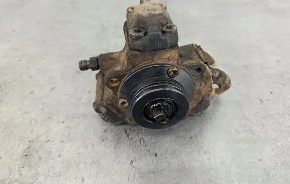 Mercedes-Benz A W168 Fuel injection high pressure pump