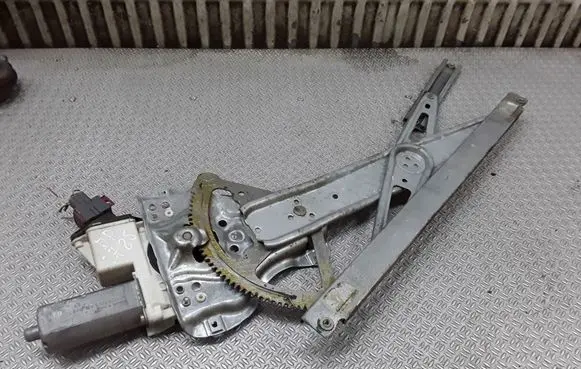 Toyota Corolla E120 E130 Front door window regulator with motor 992046100
