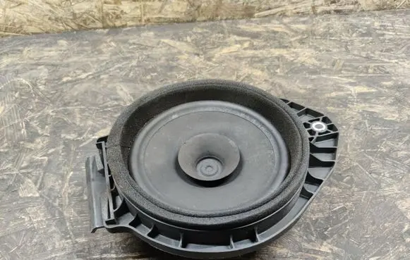 Chevrolet Malibu Rear door speaker 84254130