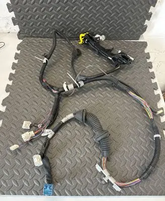 Toyota Verso Front door wiring loom 821520F080 009160