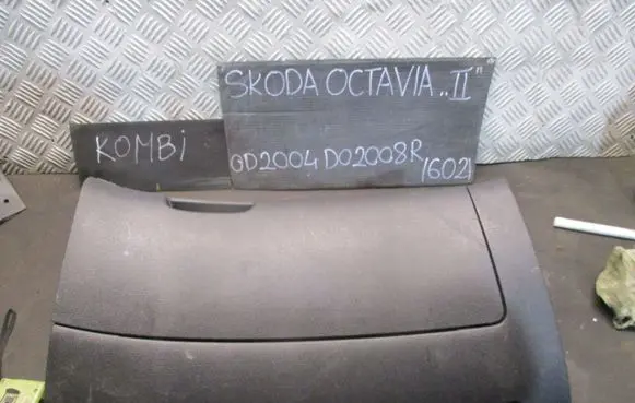 Skoda Octavia Mk2 (1Z) Glove box set 121857103