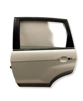 Chevrolet Captiva Rear door 
