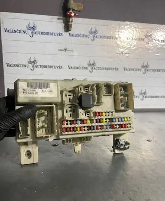 Ford Focus Fuse module 97RA000001 30S519098800 97RA012018