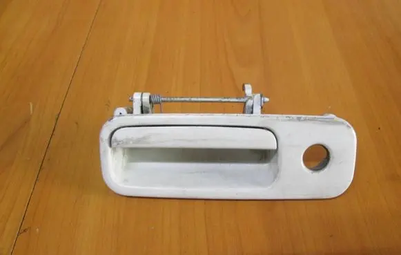Volkswagen Polo III 6N 6N2 6NF Tailgate trunk handle 1J6827565A