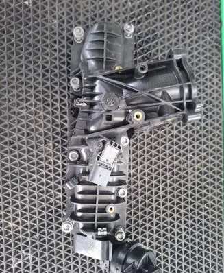 Volkswagen Transporter - Caravelle T6 Intake manifold 04L129709E
