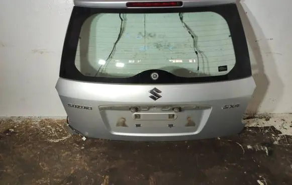 Suzuki SX4 Tailgate/trunk/boot lid 