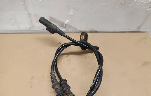 Mercedes-Benz E W211 ABS brake wheel speed sensor A2115402317