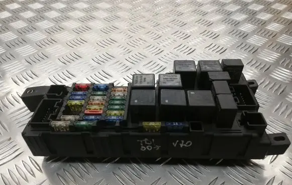Volvo S80 Fuse module 8645364