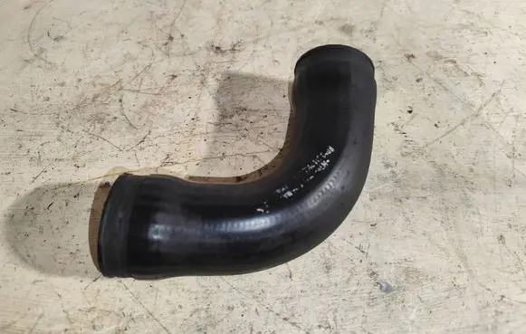 Intercooler hose/pipe