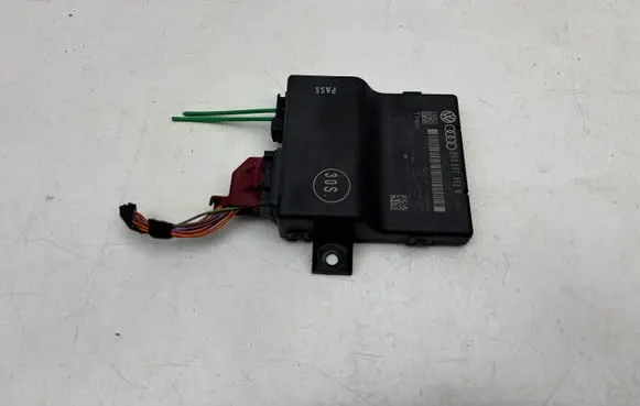 Audi A4 S4 B8 8K Gateway control module 8R0907468N 8R0907468C