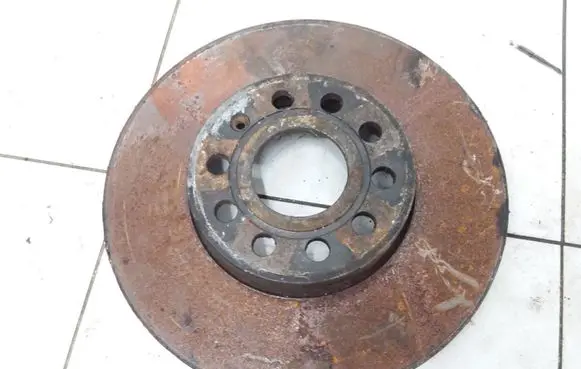 Volkswagen Touran I Front brake disc