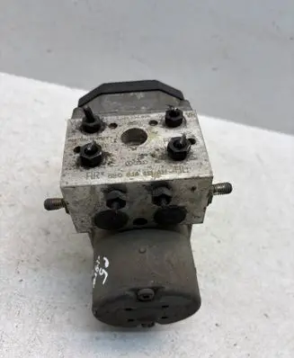 Volkswagen PASSAT B5 ABS Pump 0265220525 8E0614111AH 0273004358