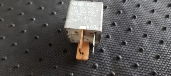 Skoda Octavia Mk1 (1U) Other relay 191906383C 22204004