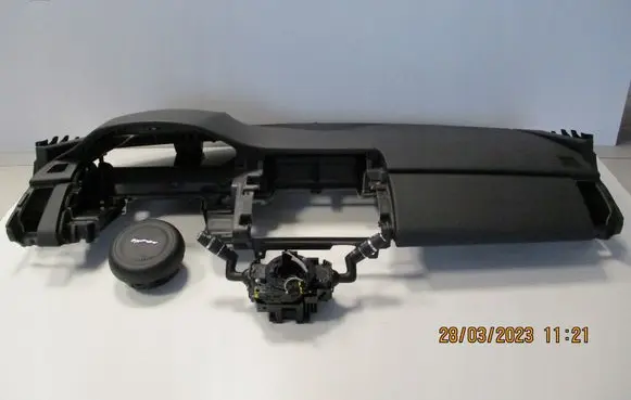 Jaguar XJ SERIE 1 Radio/GPS head unit trim 