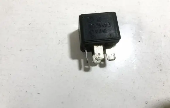Skoda Octavia Mk1 (1U) Other relay 6u0906061a 9445111