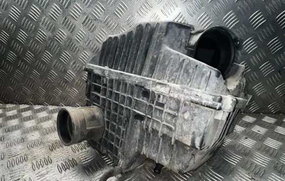 Renault Master III Air filter box 8200824914 70354312 8200751534