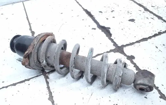 Toyota Avensis T250 Rear shock absorber with coil spring 