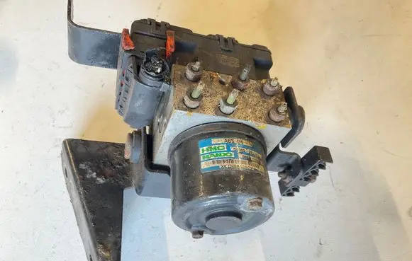 Hyundai Santa Fe ABS Pump 5890026150 BH60101110 XK1N3046022