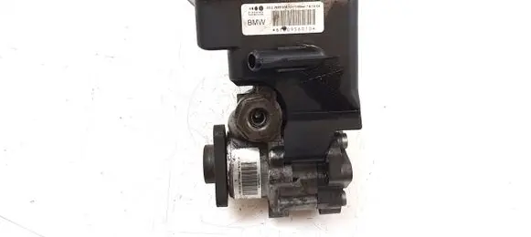 BMW 5 E60 E61 Power steering pump 7693974