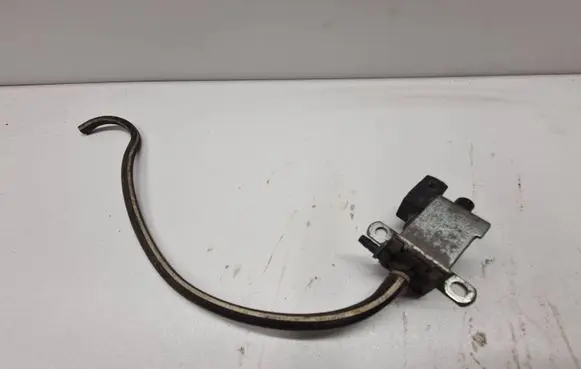 BMW 5 E39 Vacuum valve 1742711 05512VDC 2234013
