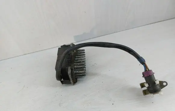 Audi A6 S6 C4 4A Heater blower motor/fan resistor 4A0820521A 5DS006455