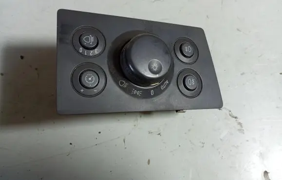 Opel Zafira B Light switch 13205868 1586 LK04060100