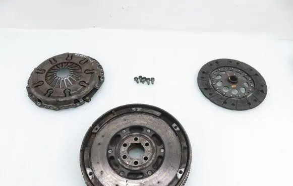 Volkswagen PASSAT B5.5 Dual mass flywheel 323072710