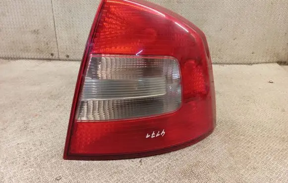 Skoda Octavia Mk2 (1Z) Rear/tail lights 1Z5945096B 1Z5945112B