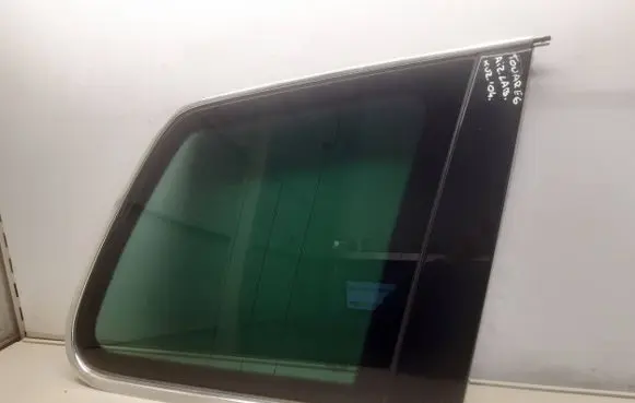 Volkswagen Touareg I Rear side window 7L6845298