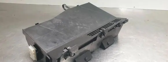 BMW X5 E53 Relay mounting block 61138367240 8367240