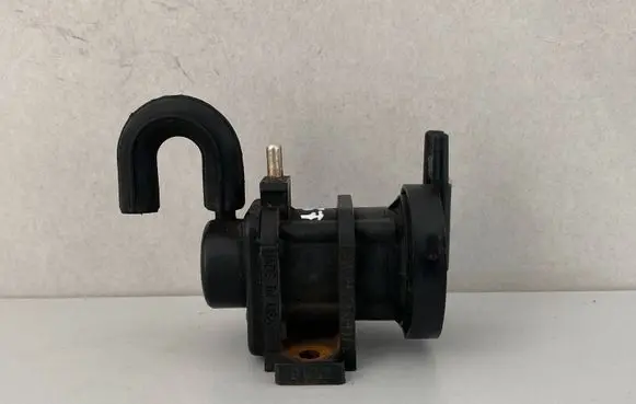 Mercedes-Benz C W202 Turbo solenoid valve 0005450327