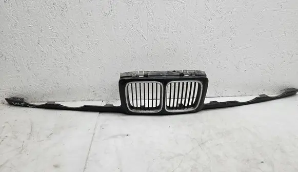BMW 5 E34 Front bumper upper radiator grill 51131973825 1973825