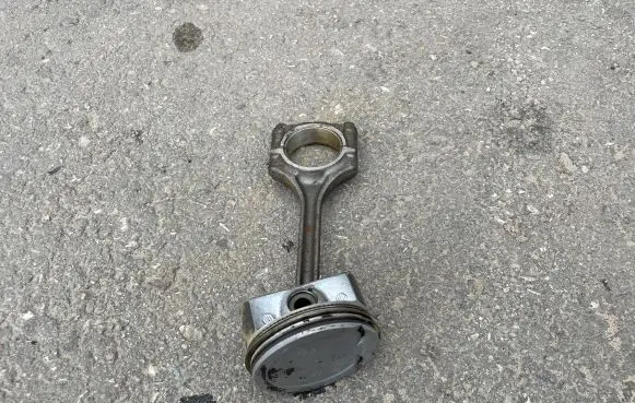 Volkswagen Up Piston with connecting rod 031104CF