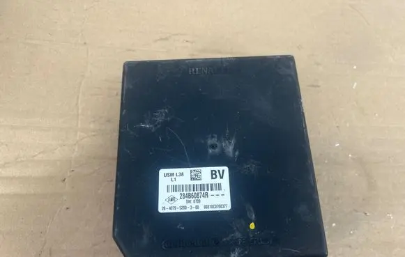 Renault Megane III BSM Control unit 284B60874R 40795200300 00310C0700377