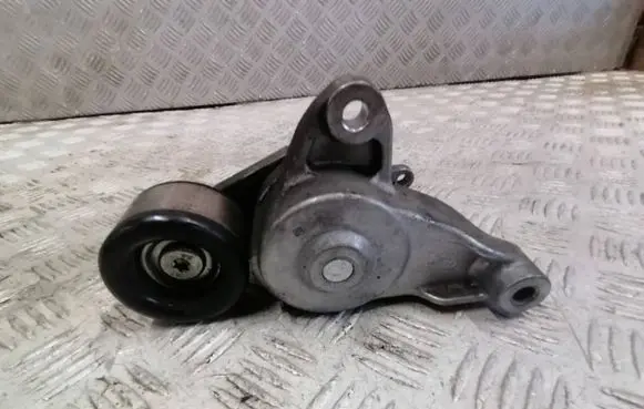 Suzuki Swift III Generator/alternator belt tensioner