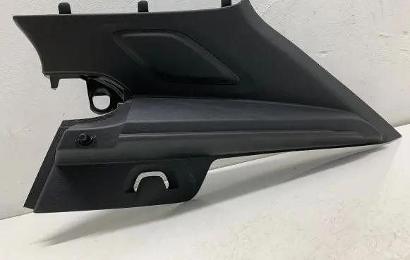 Volvo XC40 (D)pillar trim (top) 32244155 32244157