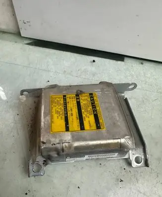 Subaru Legacy Airbag control unit/module 1523003811