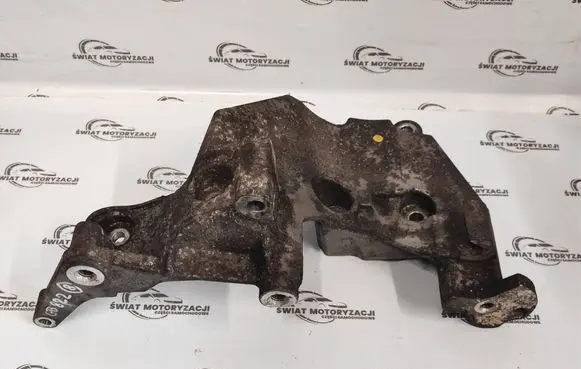 Hyundai ix35 Generator/alternator bracket 
